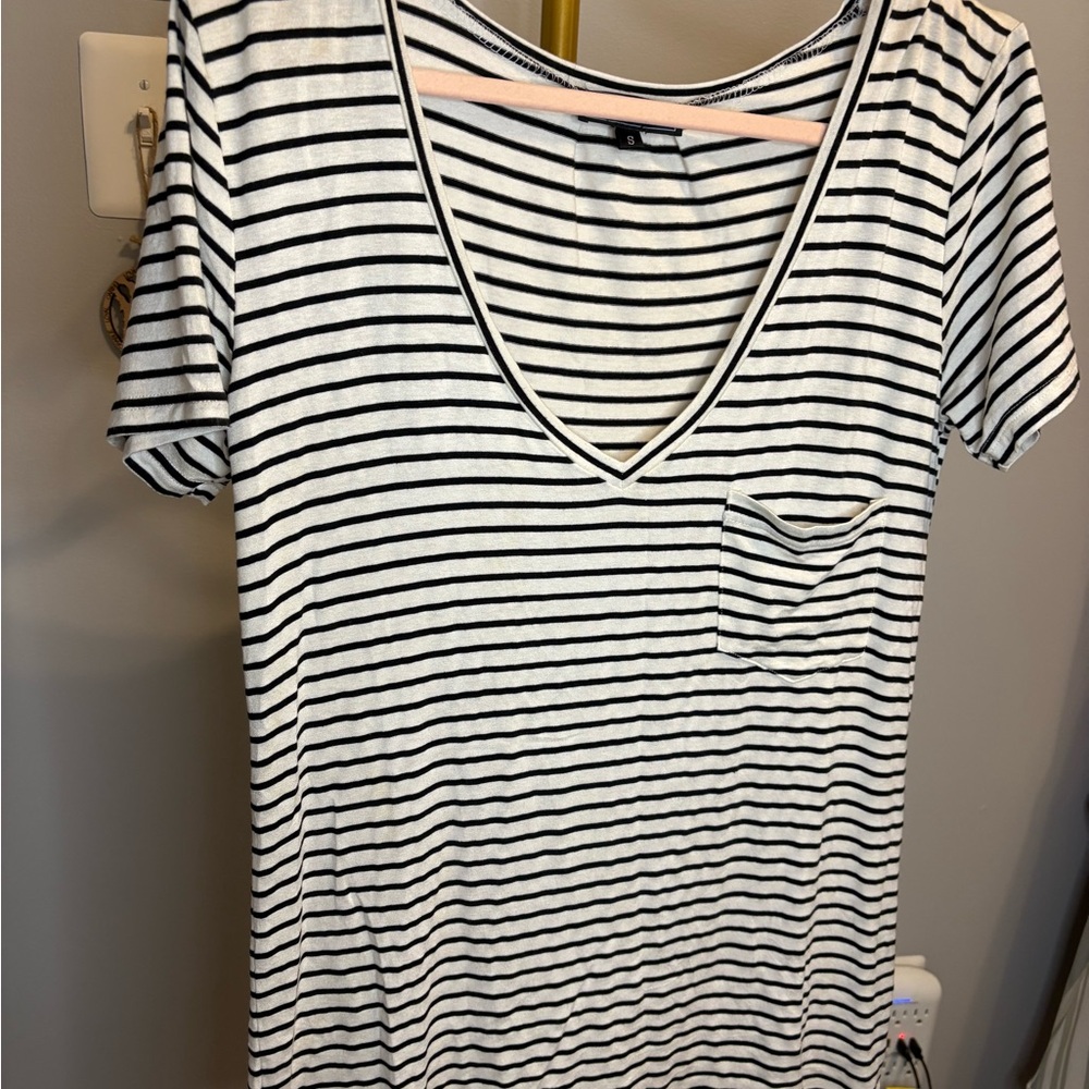 POL Black and White Striped V-Neck Tee